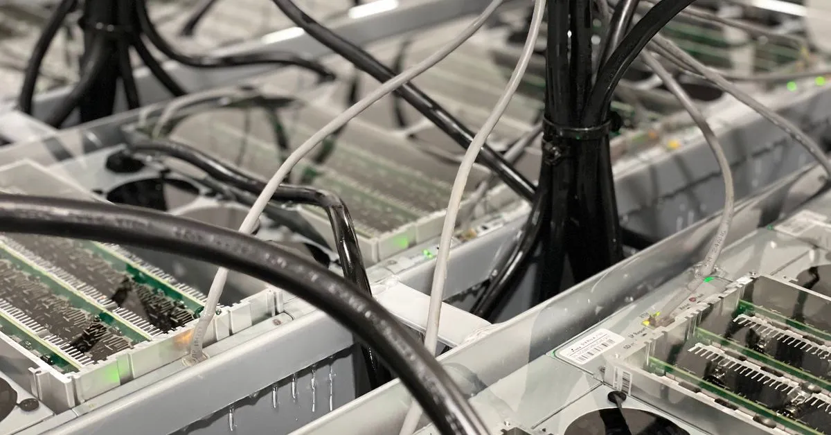 Texas Bitcoin Mining Debate: Residents, Legislators, and Industry Weigh In